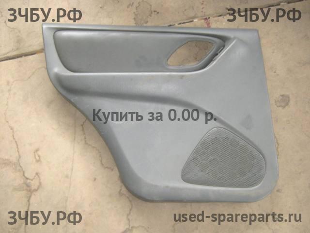 Ford Escape 1 Обшивка двери задней левой