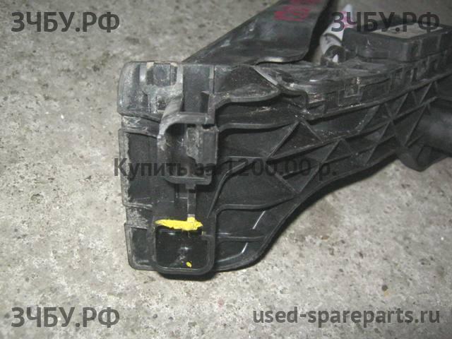 Volkswagen Passat B6 Педаль газа