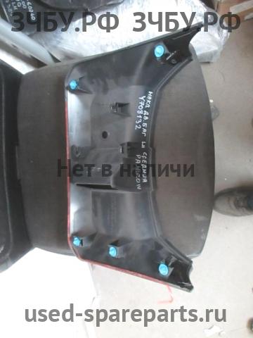 Mitsubishi Pajero/Montero 4 Накладка на дверь багажника