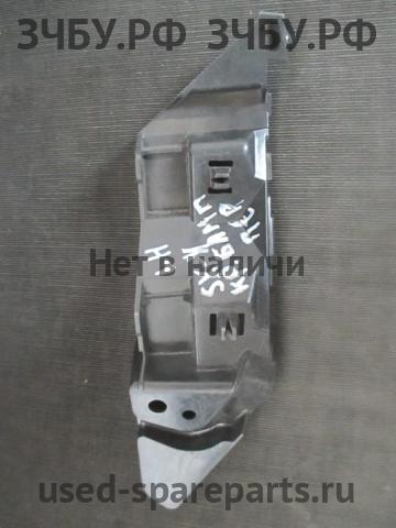 Suzuki SX4 (1) Кронштейн бампера передний