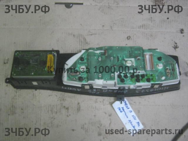 Opel Omega B Панель приборов