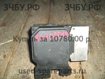 Lexus IS (1) 200/300 Блок ABS (насос)