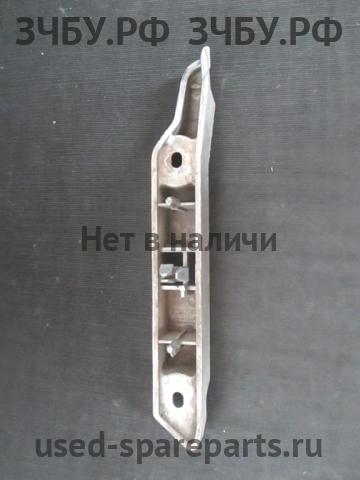 Ford Focus 2 (рестайлинг) Кронштейн бампера передний