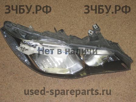 Honda Civic 8 (4D) Фара правая