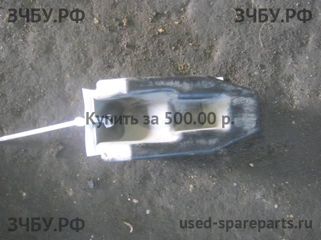 Ford Focus 3 Кронштейн бампера задний