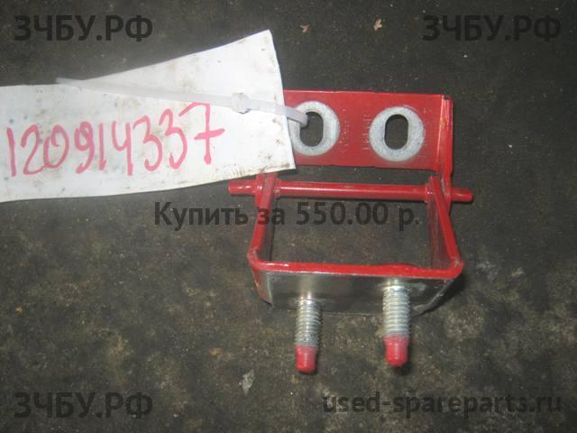Ford Focus 3 Петля двери багажника