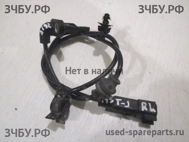 Opel Astra J Датчик ABS задний