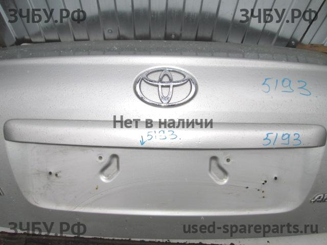 Toyota Avensis 2 Накладка на крышку багажника