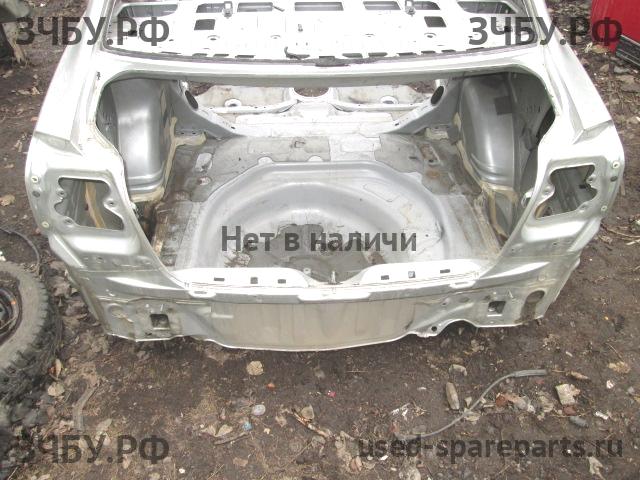Toyota Avensis 2 Панель задняя