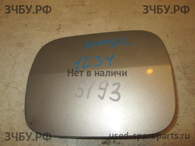 Toyota Avensis 2 Лючок бензобака