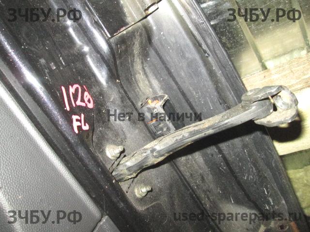 Opel Astra H Ограничитель двери