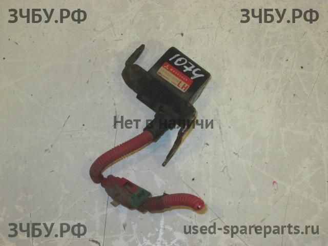 Mitsubishi Galant 7 (E5) Датчик удара AIR BAG (SRS)