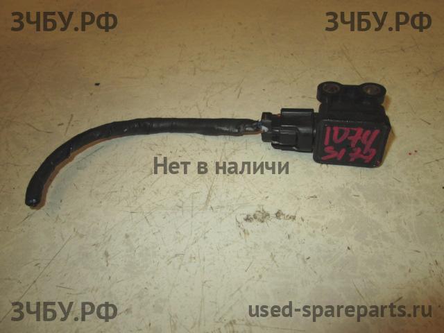 Mitsubishi L200 (3)[K6;K7] Датчик удара AIR BAG (SRS)