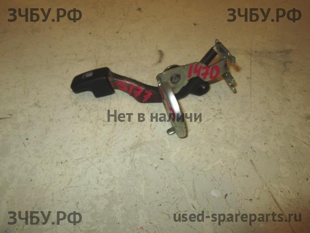 Mitsubishi L200 (3)[K6;K7] Ручка открывания лючка бензобака