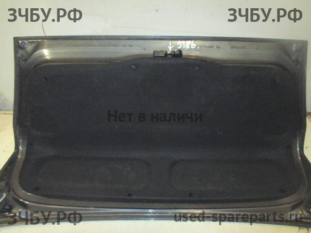 Volkswagen Polo 3 Обшивка крышки багажника