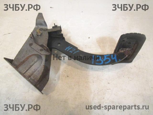 Subaru Legacy 2 (B11) Педаль тормоза