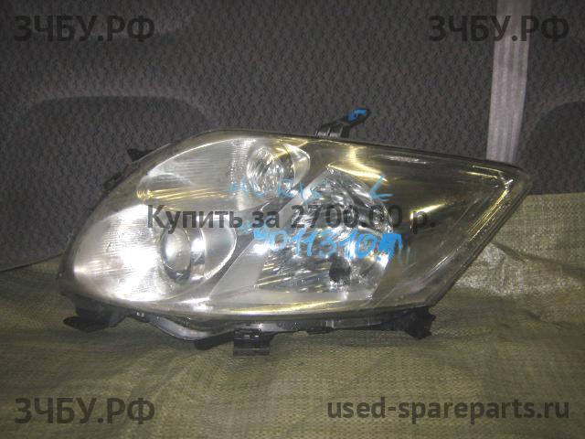 Toyota Auris 1 (E150) Фара левая