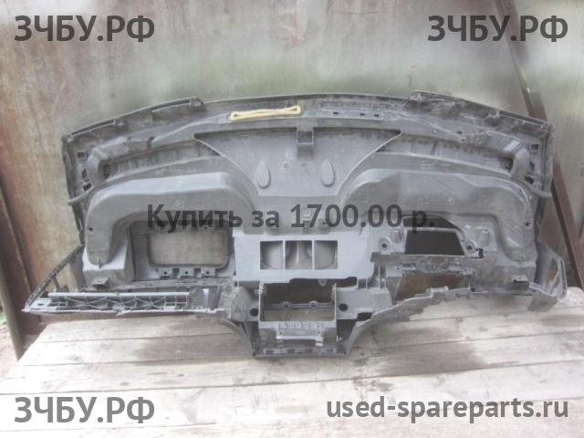 Volkswagen Caddy 3 Торпедо