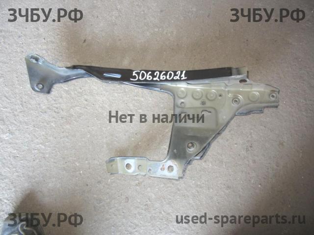 Opel Astra H Кронштейн фары левой