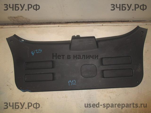 Hyundai Tucson 2 Обшивка двери багажника