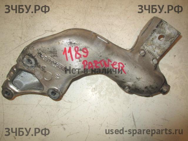 Peugeot Partner 1 (M59) Кронштейн крепления ДВС