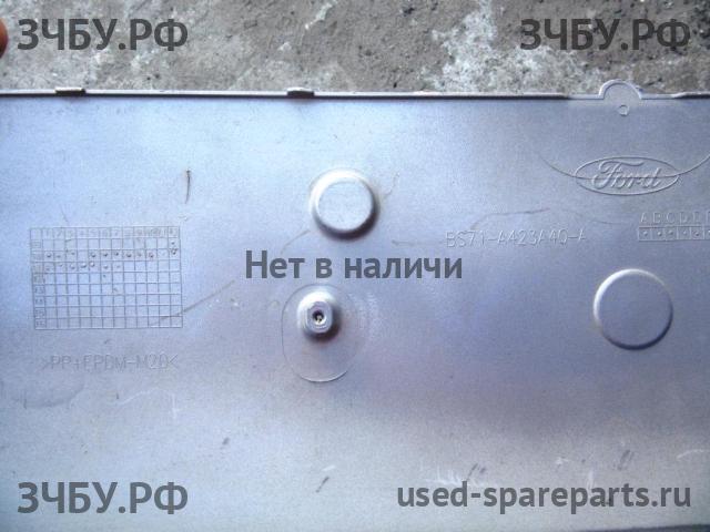Ford Mondeo 4 Накладка на дверь багажника