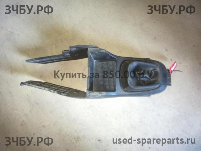 Mitsubishi Carisma (DA) 2000-> Консоль между сиденьями (Подлокотник)