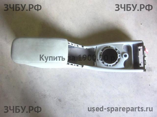 Renault Megane 2 Консоль между сиденьями (Подлокотник)
