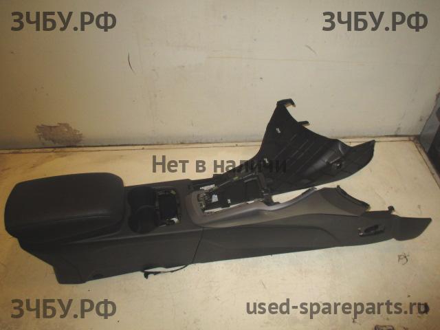 Ford Focus 3 Консоль между сиденьями (Подлокотник)