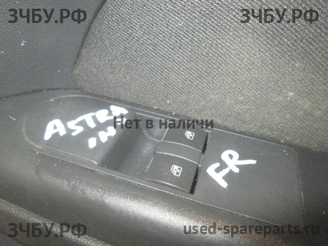 Opel Astra H Кнопка стеклоподъемника передняя левая (блок)