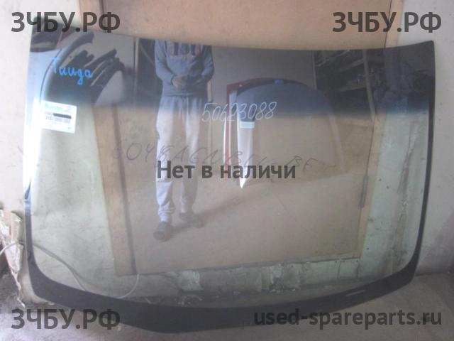 Nissan Tiida 1 Стекло лобовое (ветровое)