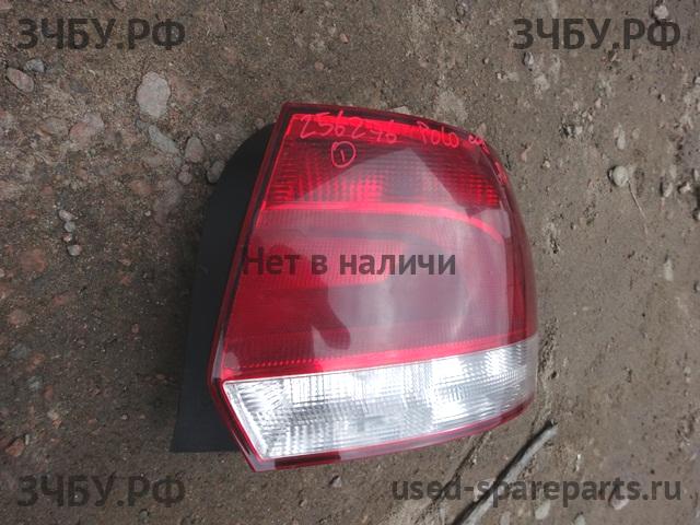 Volkswagen Polo 5 (Sedan) Фонарь правый