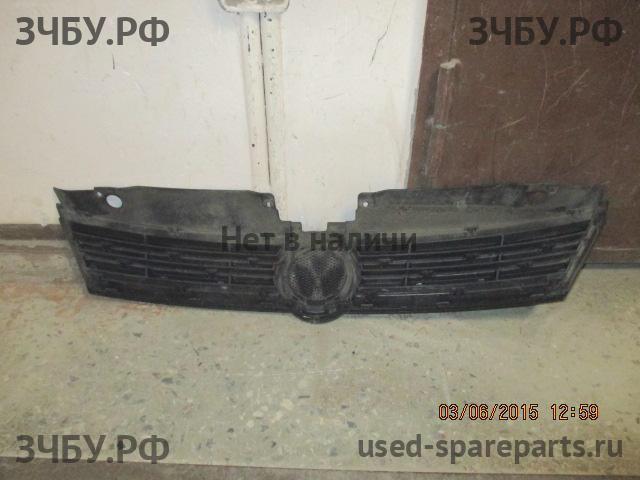 Volkswagen Jetta 6 Решетка радиатора
