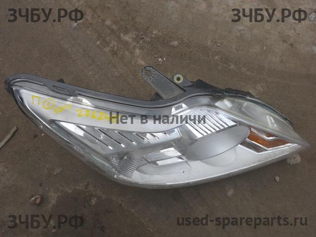 Ford Focus 2 (рестайлинг) Фара правая