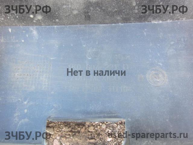 Volkswagen Golf 5 Бампер передний