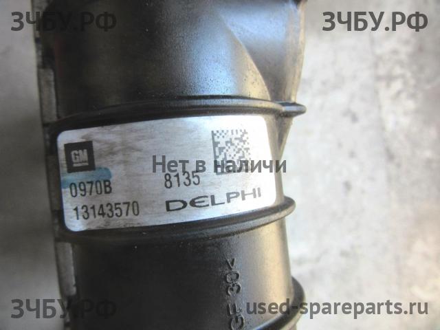 Opel Zafira B Радиатор основной (охлаждение ДВС)