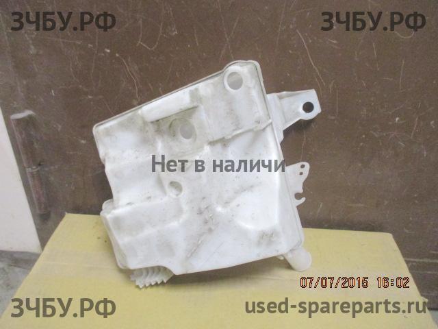Ford Focus 3 Бачок омывателя лобового стекла