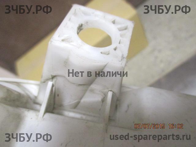 Ford Focus 3 Бачок омывателя лобового стекла