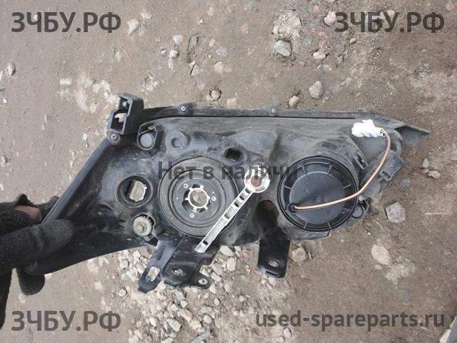 Toyota RAV 4 (3) Фара правая