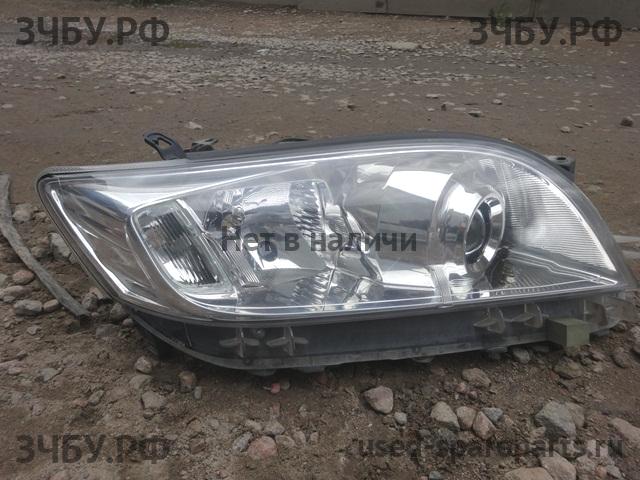 Toyota RAV 4 (3) Фара правая