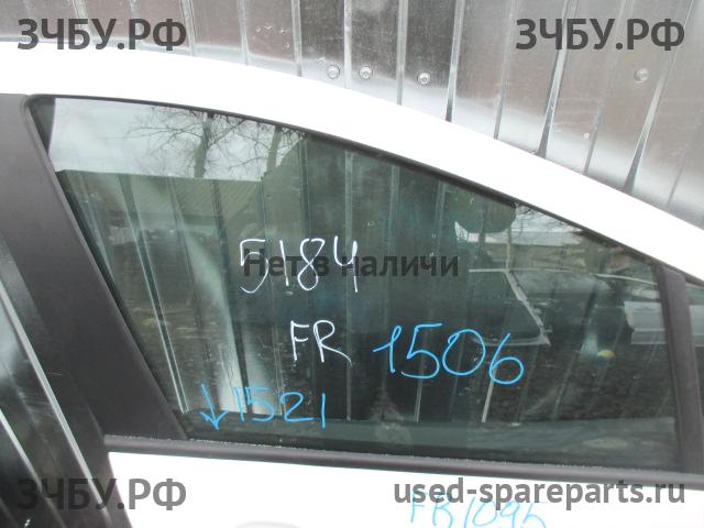 Peugeot 308 Стекло двери передней правой