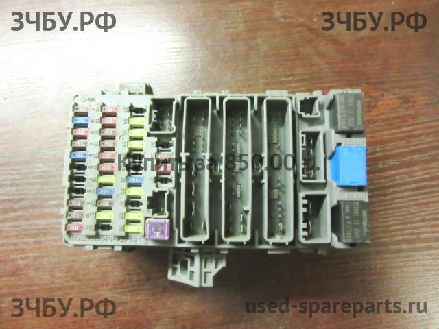 Honda Civic 8 (4D) Блок предохранителей (в салон)