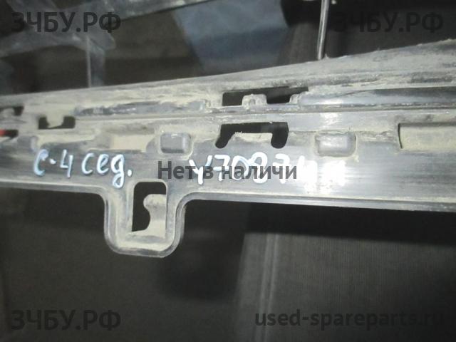 Citroen C4 (2) Решетка в бампер