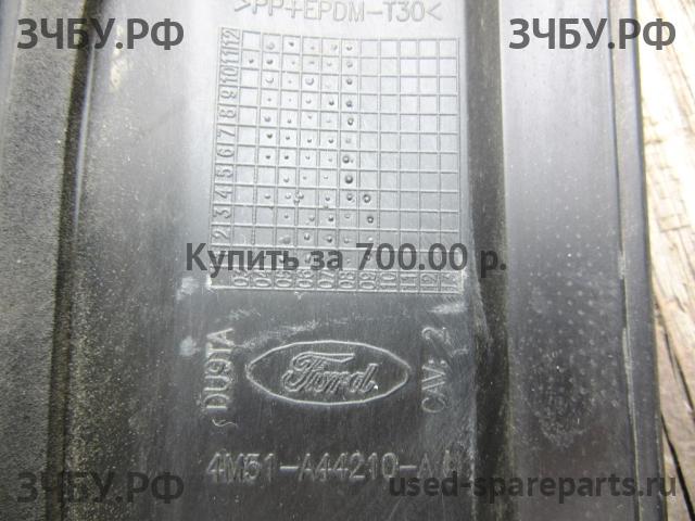 Ford Focus 2 Спойлер крышки багажника