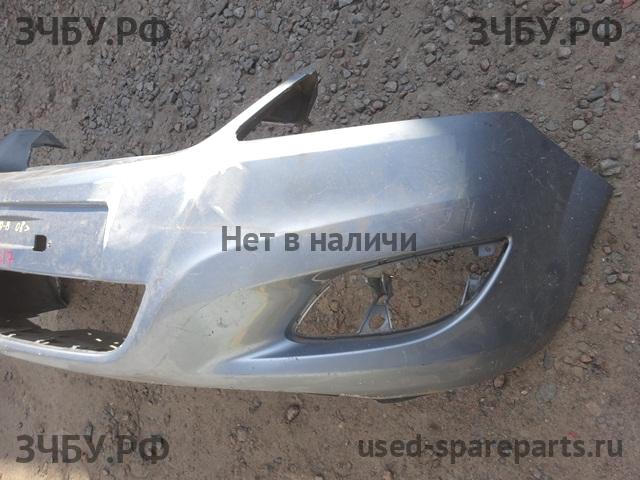 Opel Zafira B Бампер передний