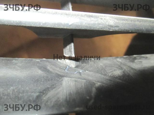 Citroen C4 (2) Решетка радиатора