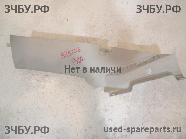 Ford Focus 3 Накладка стойки задней правой