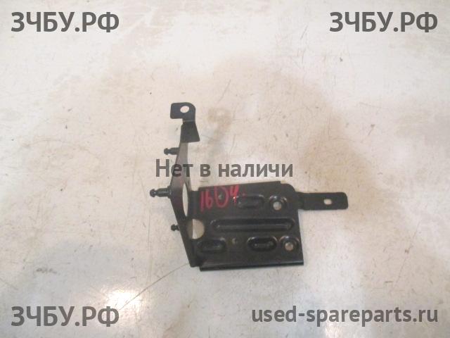 Volkswagen Polo 5 (Sedan) Кронштейн блока ABS