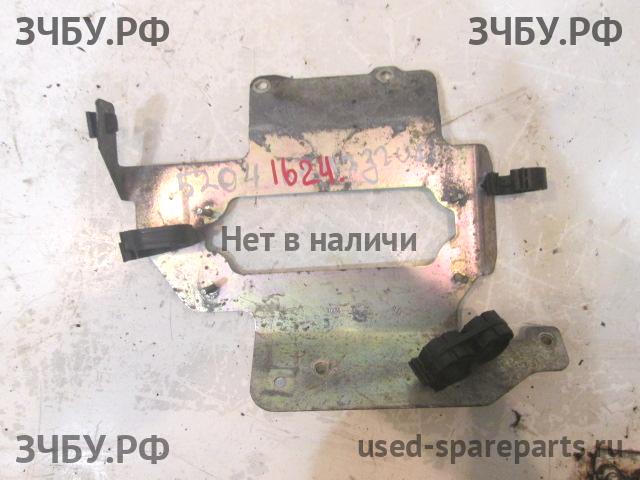 Fiat Linea Кронштейн
