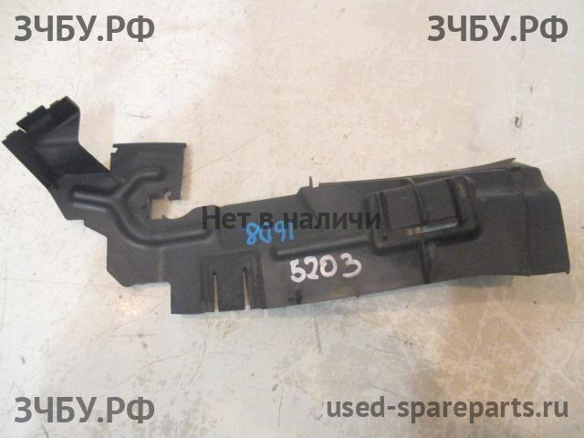 Ford Focus 3 Воздуховод радиатора
